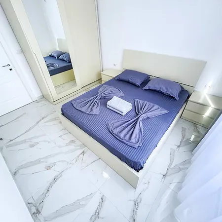 Porta Mare Golem (Tirana)