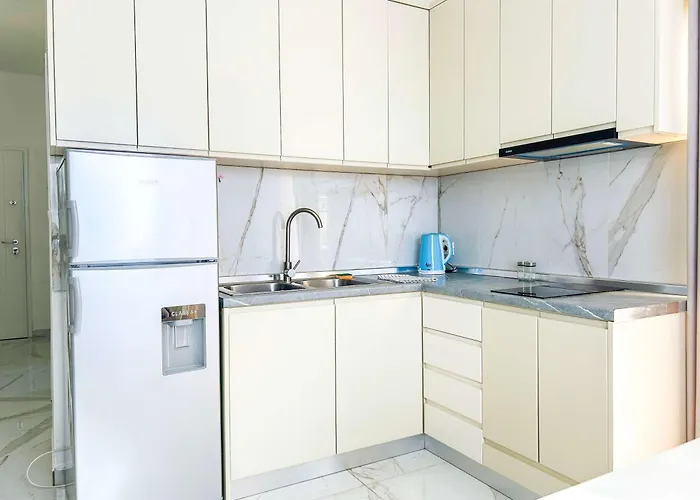 Porta Mare * Golem (Tirana)